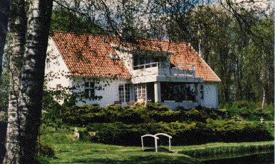 Boningshuset, baksidan - Foto: Anita Karlsson (1998)
